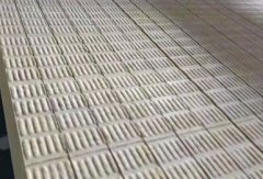 <b>赤峰巖棉板適合在潮濕和多雨的環境中使用嗎？</b>